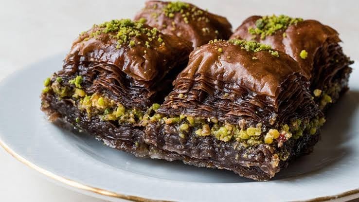 Adım Adım Çikolatalı Baklava Nasıl Yapılır?