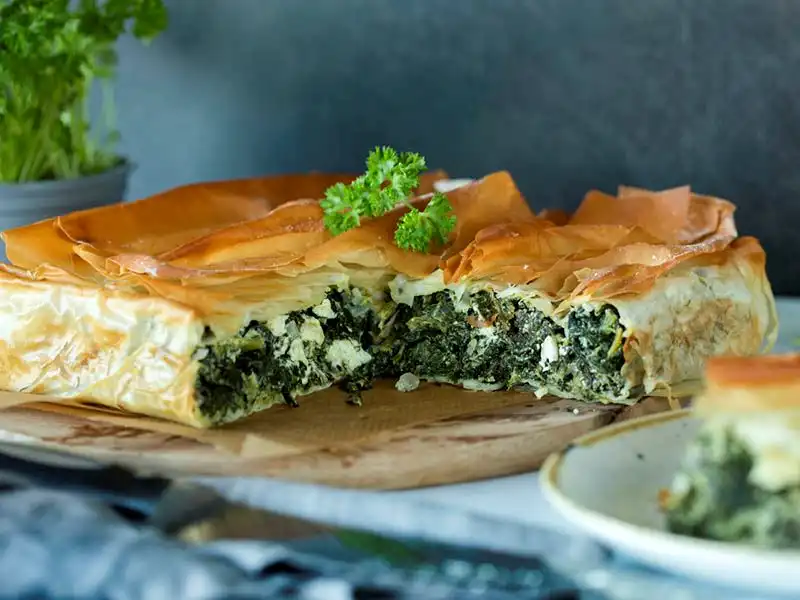 El Açması Ispanaklı Börek: Yeşilin Lezzeti